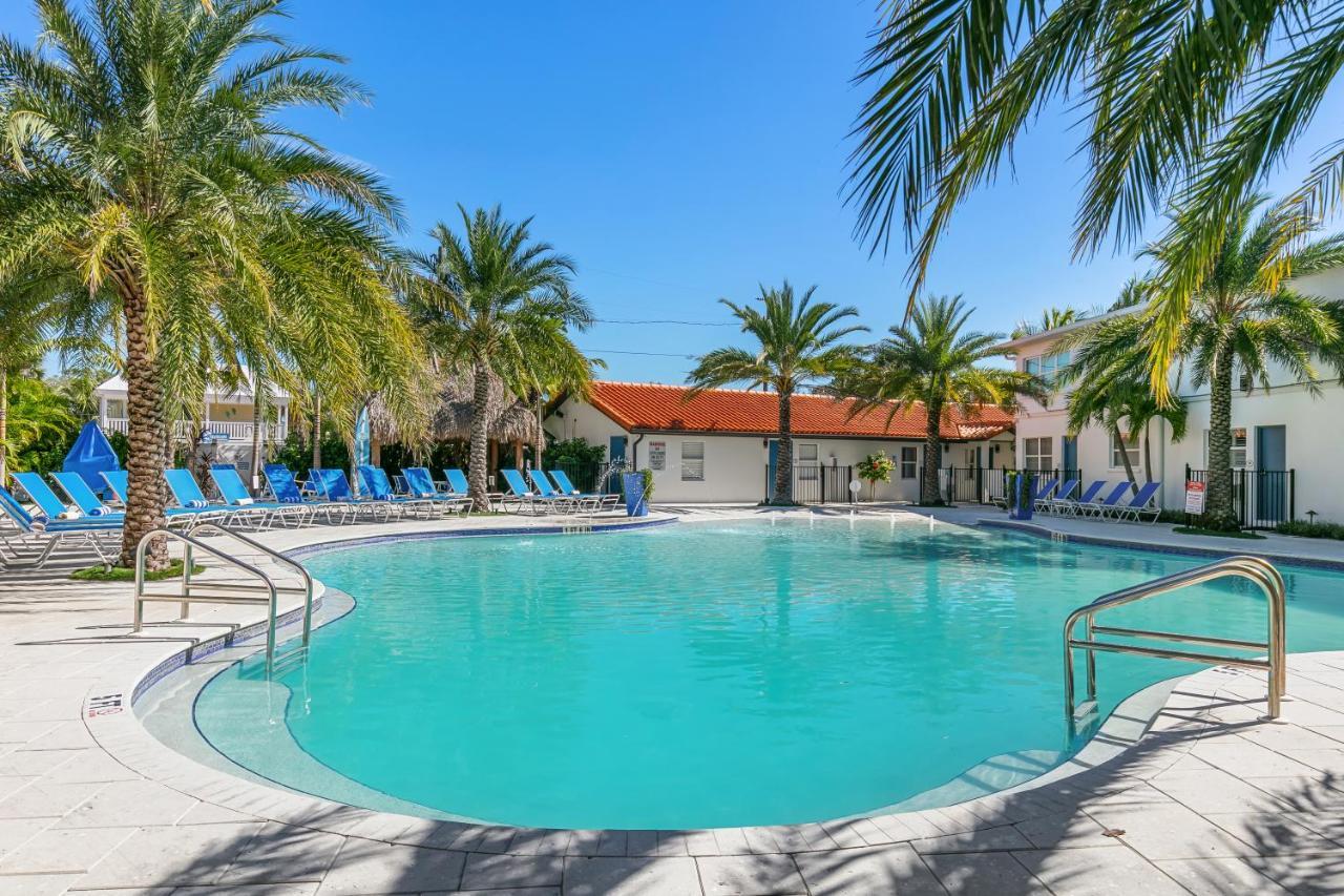 Siesta Key Beach Resort And Suites Sarasota Exterior photo
